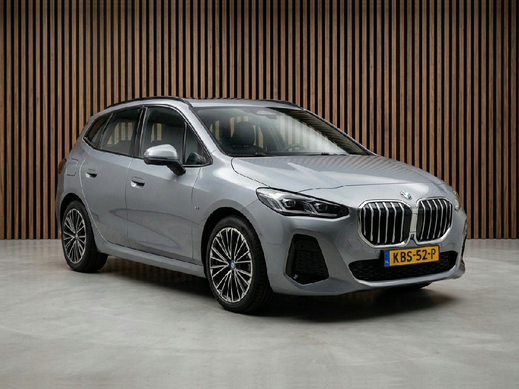 BMW 2 Serie Active Tourer 218i M- sport leer / camera / panoramadak / HD / navigatie / harman kardon 52138796-0.jpg | Noordermeer Automotive