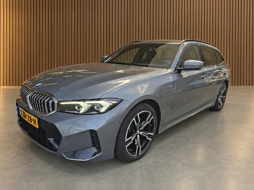 BMW 3 Serie Touring 318i M-sport navigatie / camera / 3 stuks op voorraad ! 56923803-0.jpg | Noordermeer Automotive